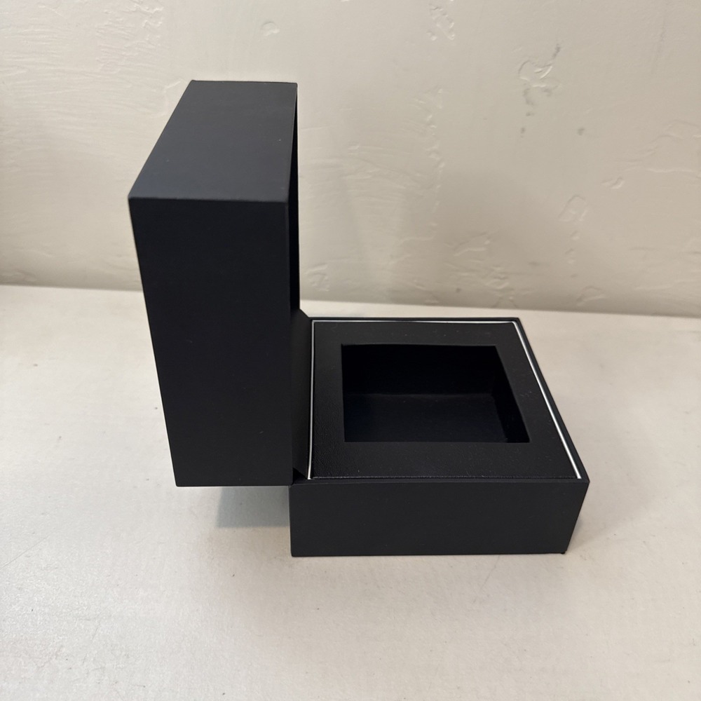 Hugo Boss‎ Watch Display Box (empty) - Picture 6 of 8